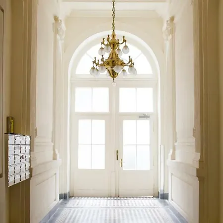 Opera - Mai's Apartment *