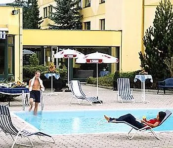 Lenas West Hotell