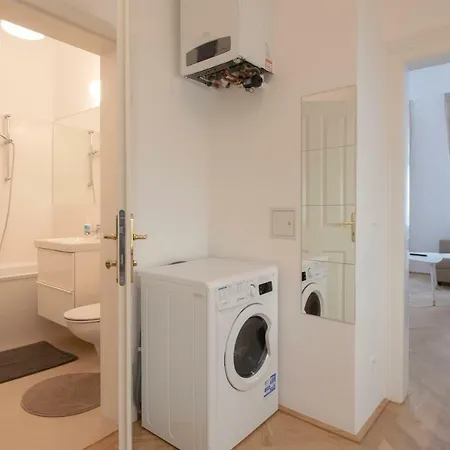 Living - Friedmanngasse * Vienna
