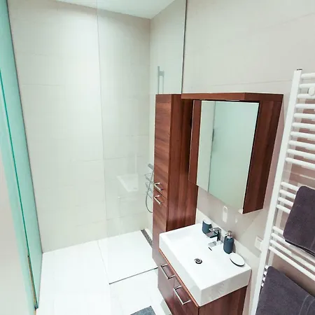 1020 | Vie | Apartment *
