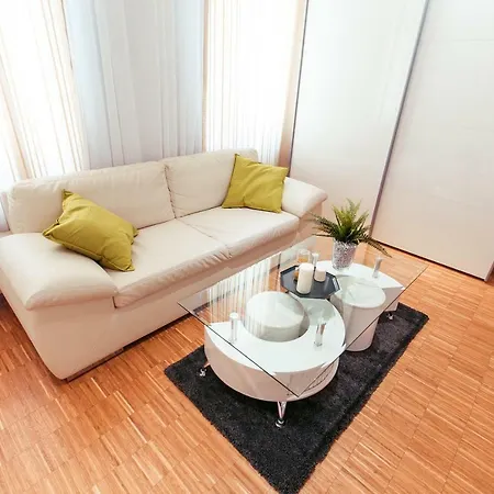 Apartment 1020 | Vie | *