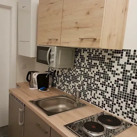 Excellent 2 Bed 12 Mins From Center
