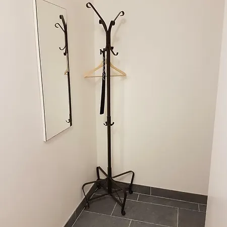 Excellent 2 Bed 12 Mins From Center Apartment
