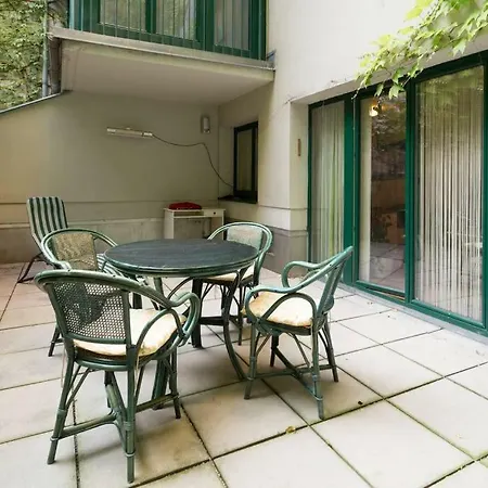 Relaxing Terrace In Lively Area Apartment