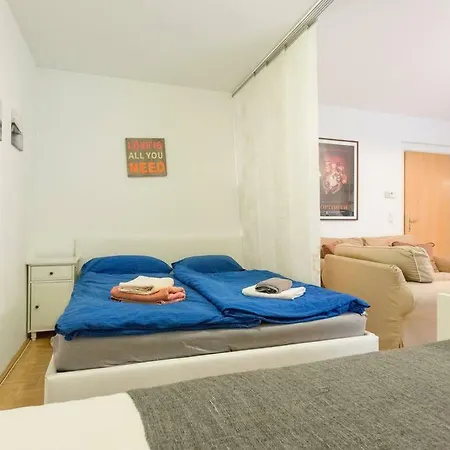 Apartment Relaxing Terrace In Lively Area Wien