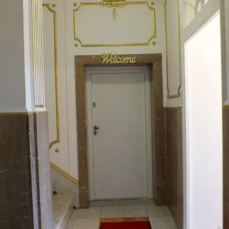 Royal Palace Apartment Wien