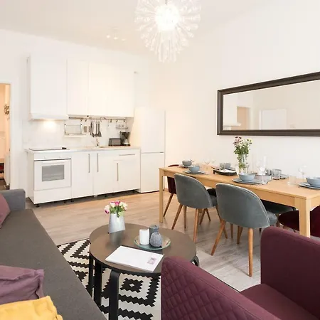 Goodman's Iv Apartment