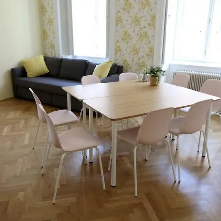 Aeki Viena