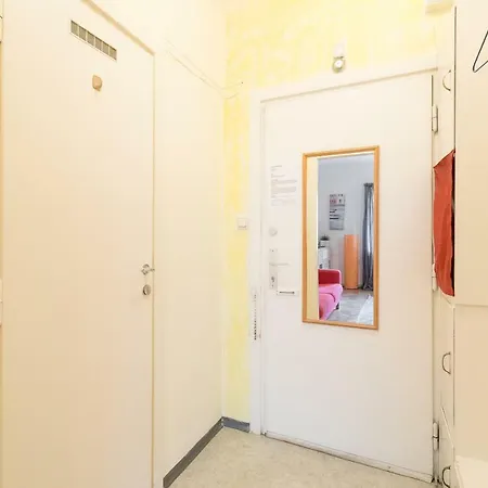Cozy And Quiet Flat - 12 Min To Center *