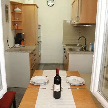 Apartment Stay-in 23 *