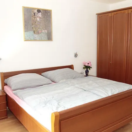 Apartment Stay-in 23
