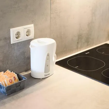 Living 1090 Apartment *