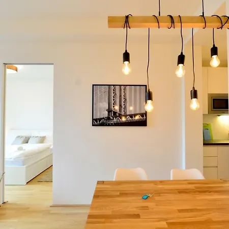 Self-check-in With View & Free Parking Apartment *
