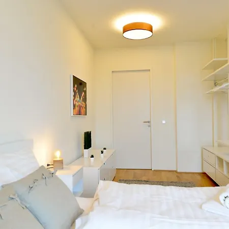 Self-check-in With View & Free Parking Apartment *