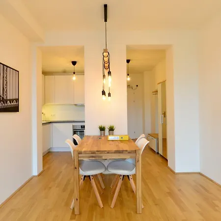 Self-check-in With View & Free Parking Apartment *
