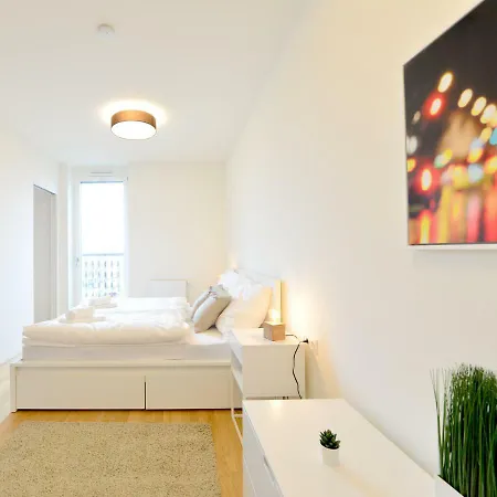 Self-check-in With View & Free Parking Apartment *