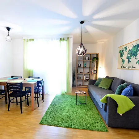 Nice 2 Bedrooms At The Subway 10 Min To Center Apartment