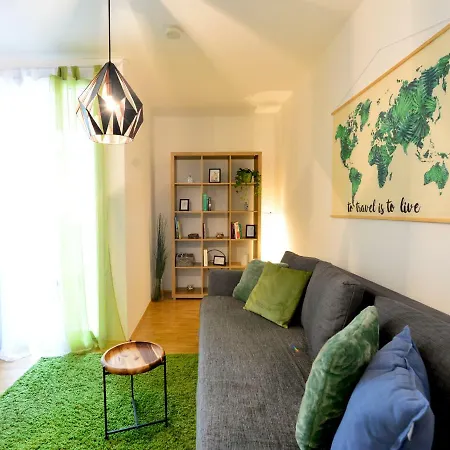 Nice 2 Bedrooms At The Subway 10 Min To Center