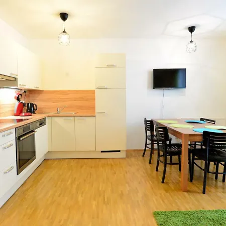 Nice 2 Bedrooms At The Subway 10 Min To Center *