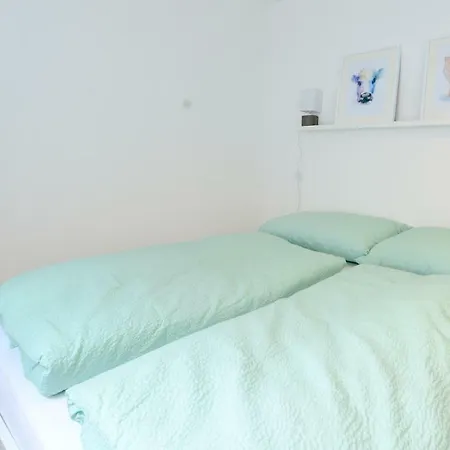 Apartment Nice 2 Bedrooms At The Subway 10 Min To Center