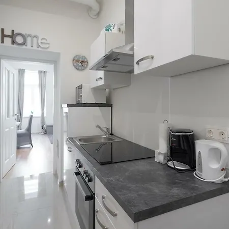 Lovely Volkertmarkt Apartment Vienna