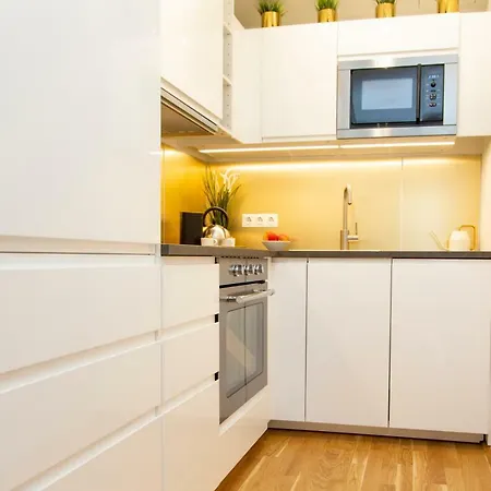 Apartment Cozy & Cool * 5 Min To City Center *
