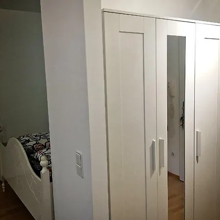 Near Central Station With Quiet Terrace Apartment