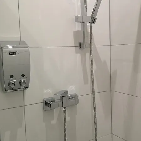 Apartment, Modern Und Neu Renoviert *