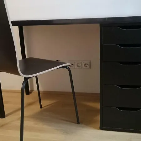 Apartment, Modern Und Neu Renoviert