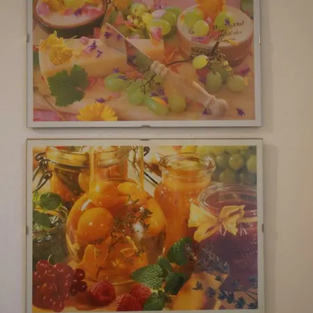 Freundliches Mit Innenhof-garten Apartment Vienna