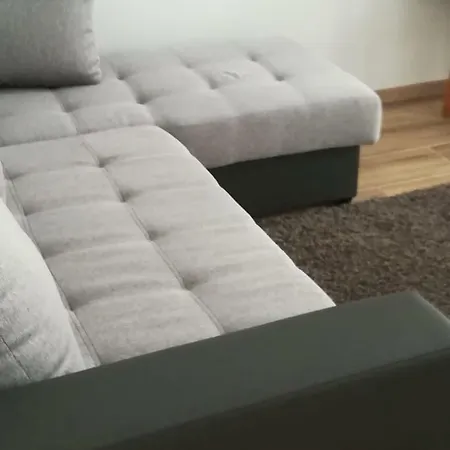Apartment, Modern Und Neu Renoviert *