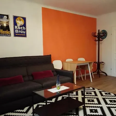 Livinginn6 Apartment