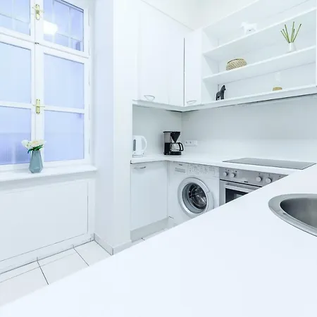 Beautiful Inner City Apartment