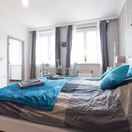 Apartment Cute Red Star Center *