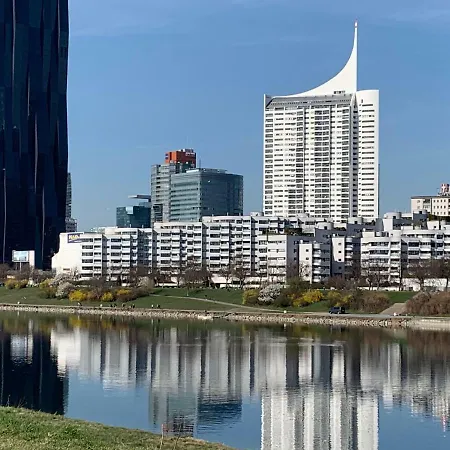 Uno City, Donauinsel Apartment Vienna