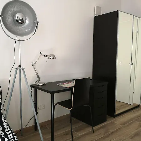 Apartment, Modern Und Neu Renoviert