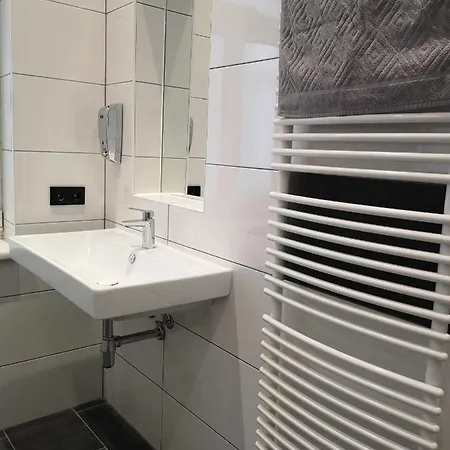 Apartment, Modern Und Neu Renoviert