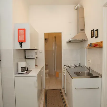 Apartment Freundliches Mit Innenhof-garten *