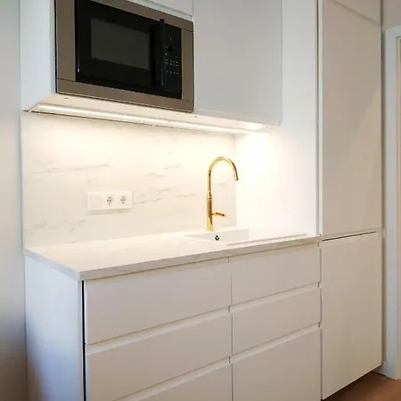 Two-Bedroom Apartment 'Taupe' *