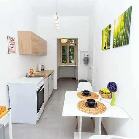 Radiant Premium - Messe Apartamento Viena