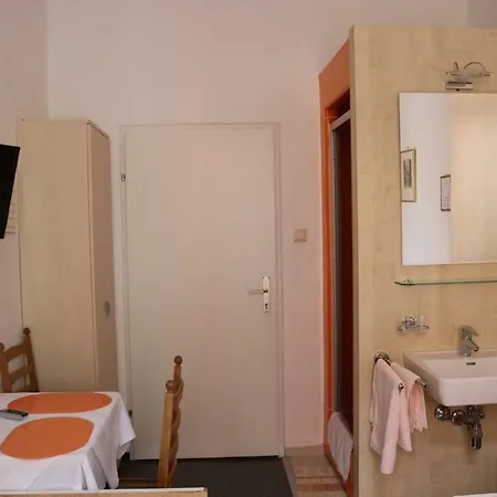 Reimer Guest house