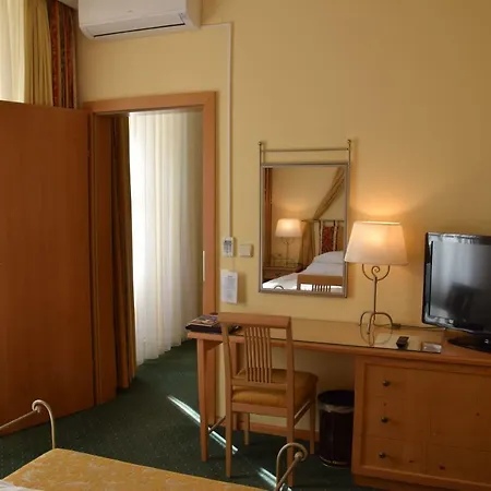 Jäger - Family Tradition Since 1911 Hotel