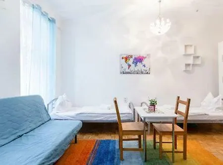 Contactless Check-in Located Netflix&nespresso * Vienna
