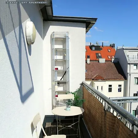 Loft Apartment *