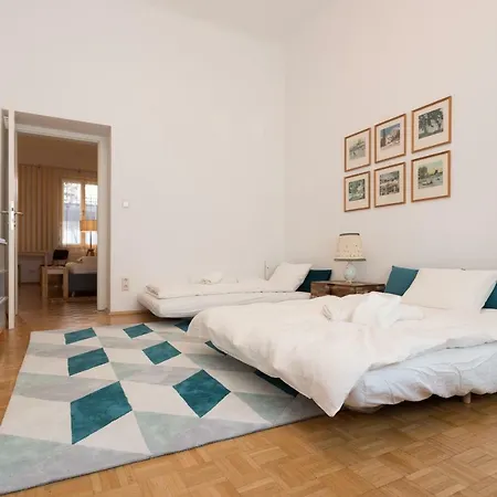 Apartment Vintage Design Vienna
