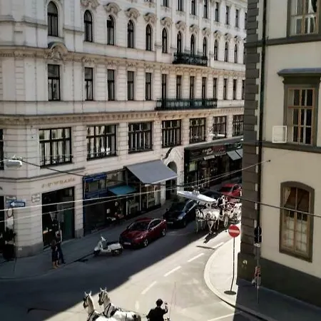 Homestay Downtown Vienna, 5*city Hofburg Palace *