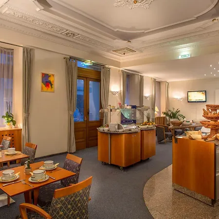 Starlight Salzgries 4*