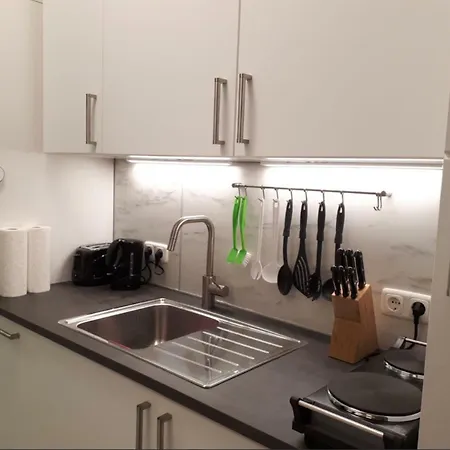 Modern & Beautiful Near Park Apartment Vienna