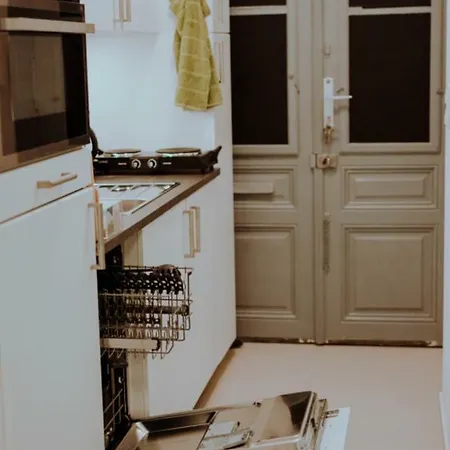 Apartment Modern & Beautiful Near Park Vienna