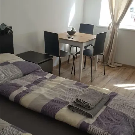 Apartment, Modern Und Neu Renoviert Apartment